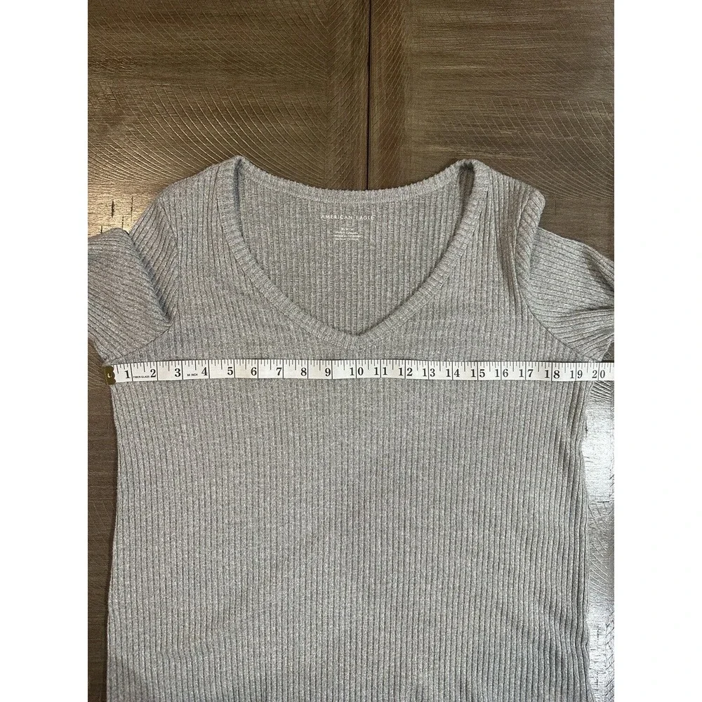 American Eagle Ribbed Knit VNeck Long Sleeve Top Light Gray Soft Stretchy Medium - Picture 6 of 10